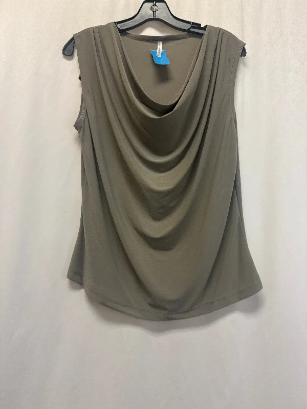 Top Sleeveless By Passport In Green, Size: L